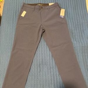 Perry Ellis Men’s Slim Fit Motion Pants